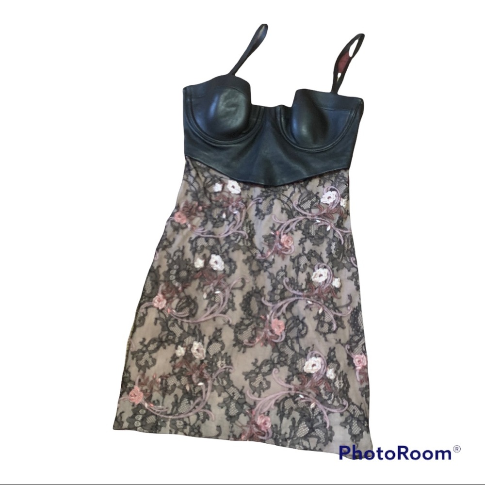 La perla (lingerie dress)
